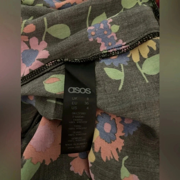 ASOS short sleeve floral top with‎ peplem top keyhole back 100% Viscose - Picture 4 of 5